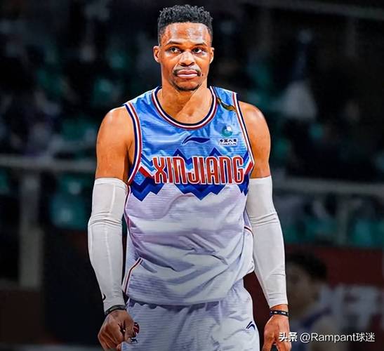 斯基拉：阿森纳正在关注铃木彩艳，有意在下个赛季引进他（斯基拉：阿森纳密切考察铃木彩艳，拟于下赛季完成引进）