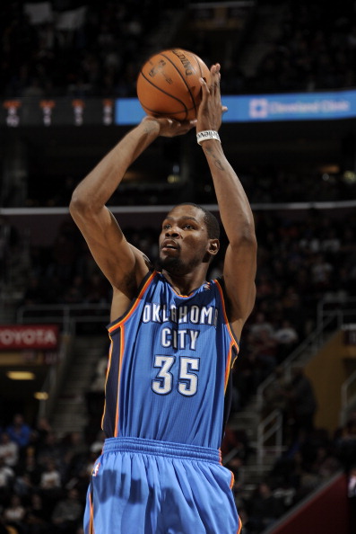 德媒：马延达在桑德兰机会寥寥，法鹰、斯图和狼堡关注（德媒：马延达在桑德兰难获机会，尼斯、斯图加特与沃尔夫斯堡关注）